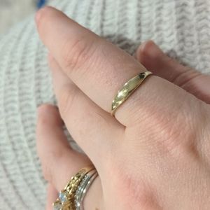 Mejuri 14k yellow gold slim signet ring